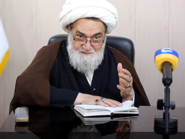 مسؤول إيراني: الإساءة إلى خامنئي إهانة للنبي ولله