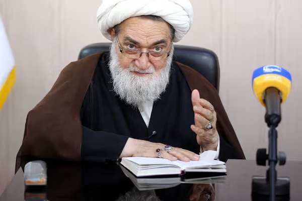 مسؤول إيراني: الإساءة إلى خامنئي إهانة للنبي ولله