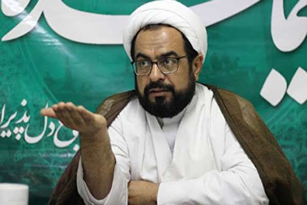 Man Pours Gasoline On Iranian Cleric In Attempted Murder