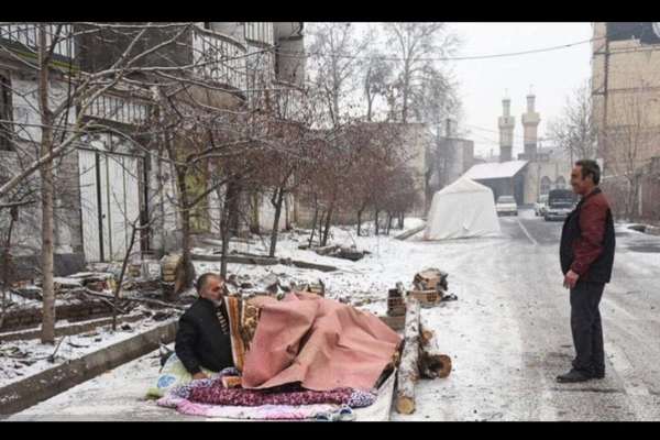 Political Prisoners Call For Aid To Iran Quake Victims