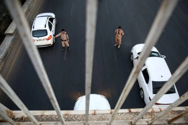 مقتل 13 عنصرًا من "الباسيج" في هجوم على نقطة تفتيش في تبريز شمال إيران