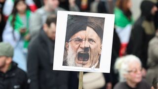 لماذا تخلّى النظام الإيراني عن «الشرعية» عن قصد؟