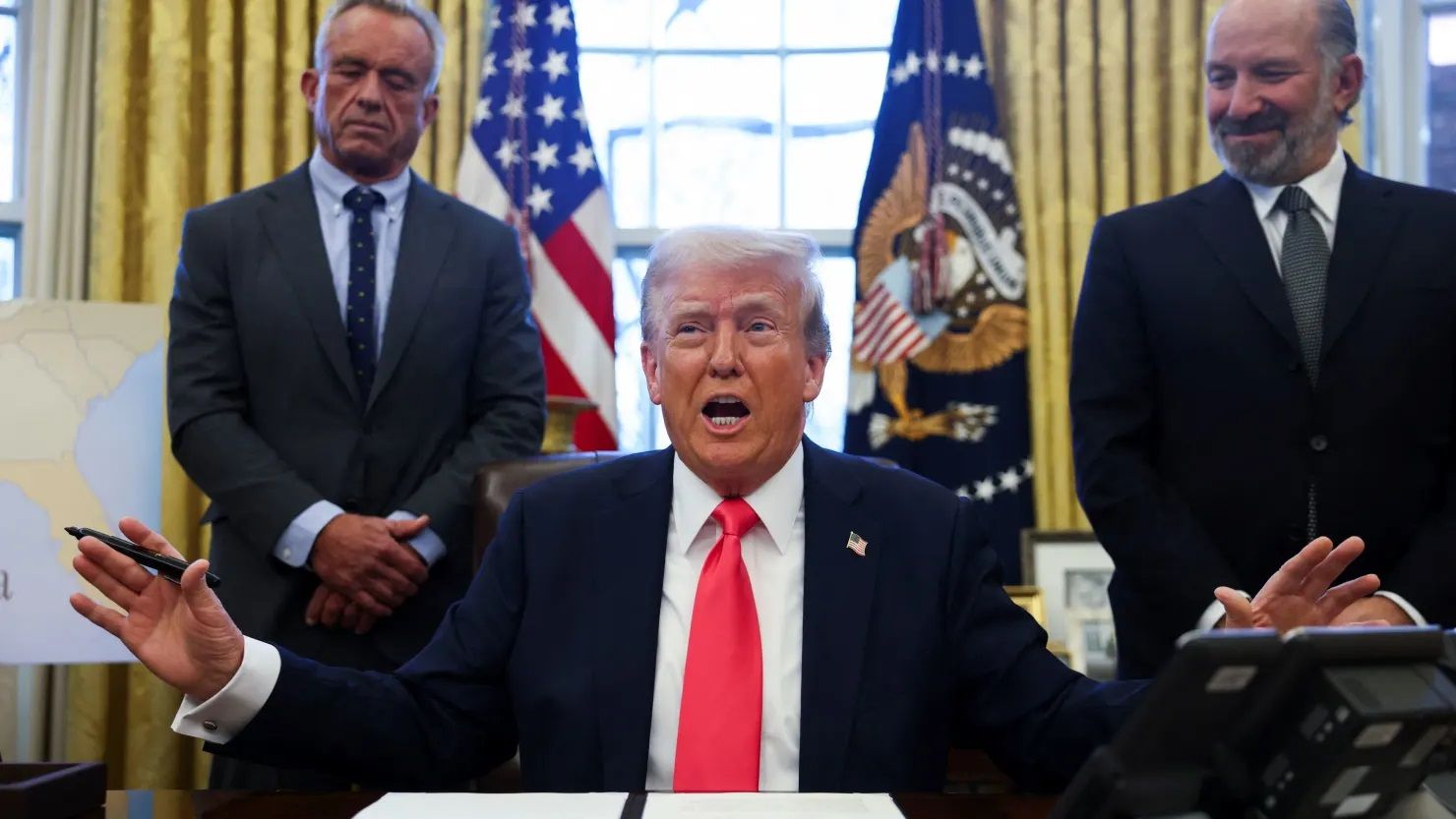 کارت طلایی ترامپ؛ طرح جدید کاخ سفید برای اعطای شهروندی آمریکا در ازای پرداخت ۵ میلیون دلار