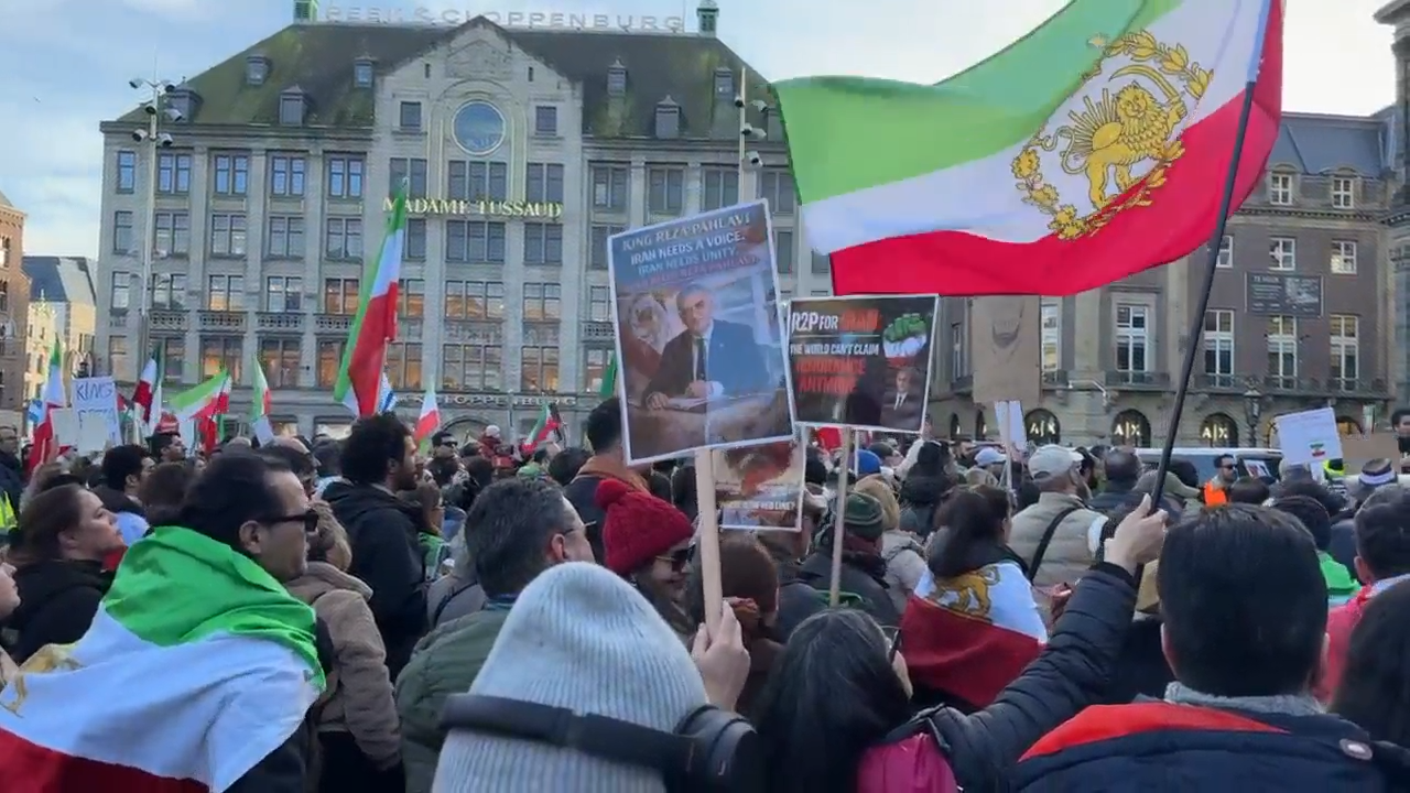 تداوم اعلام همبستگی ایرانیان خارج از کشور با انقلاب مردم ایران