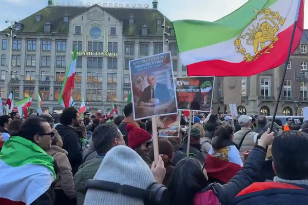 تداوم اعلام همبستگی ایرانیان خارج از کشور با انقلاب مردم ایران