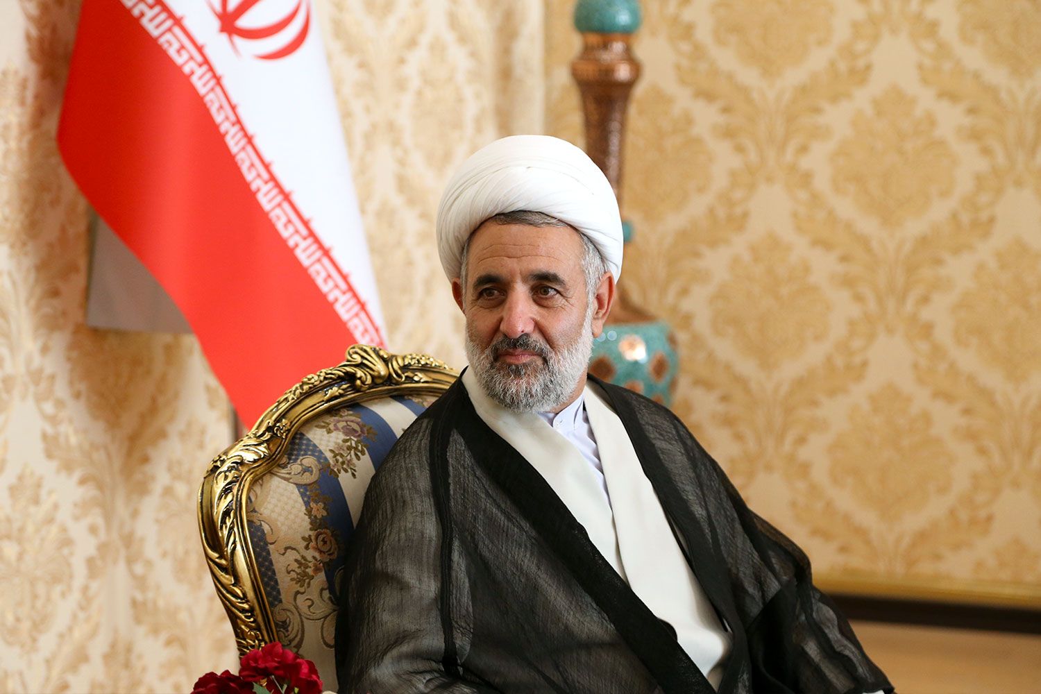 عضو کمیسیون حقوقی و قضایی مجلس: ملت و نظام ما با افراد دمدمی‌مزاج مذاکره نمی‌کنند