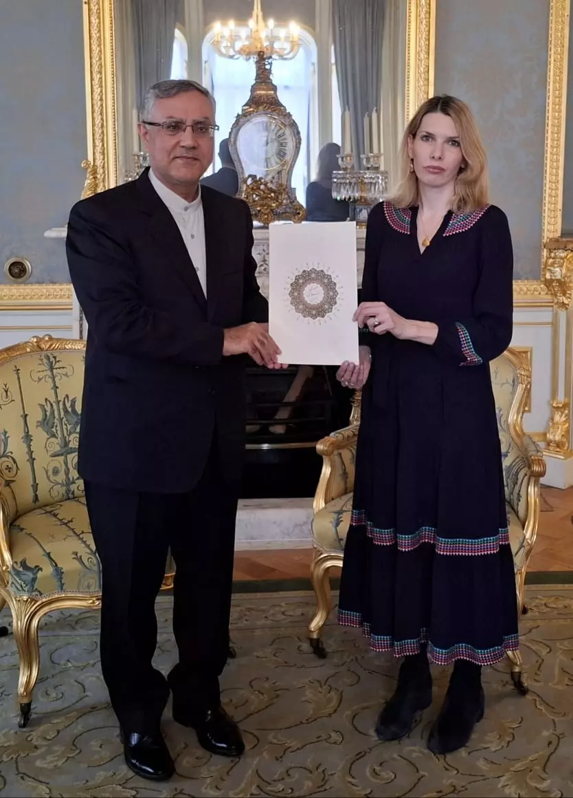 استدعاء سفير طهران في لندن بعد توقيف إيرانيين بشبهة الإرهاب