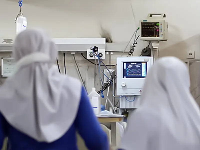 مسؤول إيراني: الدول الخليجية تستقطب ممرضاتنا مثل "شرب الماء"