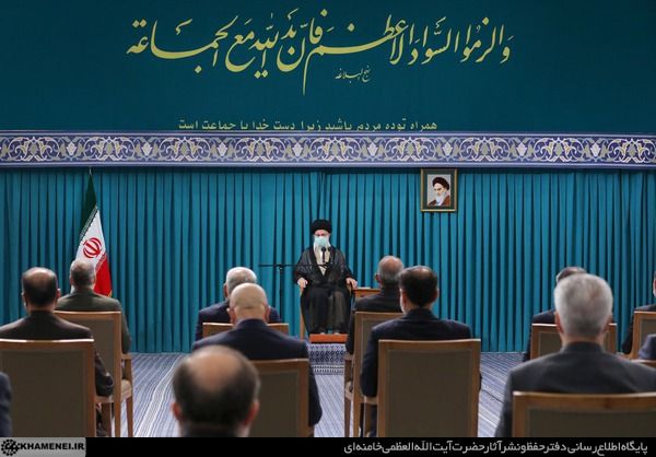 تمجید دوباره خامنه‌ای از دولت رئیسی: هنرمندانه و باورپذیر، دستاوردهای دولت را بیان کنید