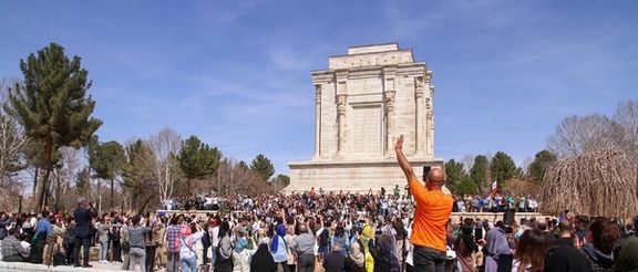 پلیس امنیت از بازداشت شهروندانی خبر داد که در مراسم تحویل سال علیه حکومت شعار دادند