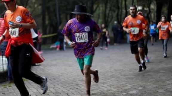 استفاده از دوچرخه و ماشین بجای دویدن؛ محرومیت ۱۱ هزار دونده ماراتن مکزیک به دلیل تقلب