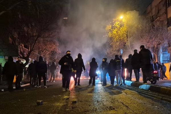 اعتراف مقام سابق جمهوری اسلامی به نارضایتی، شکاف نسلی و نقش آن در اعتراضات دی ۱۴۰۴