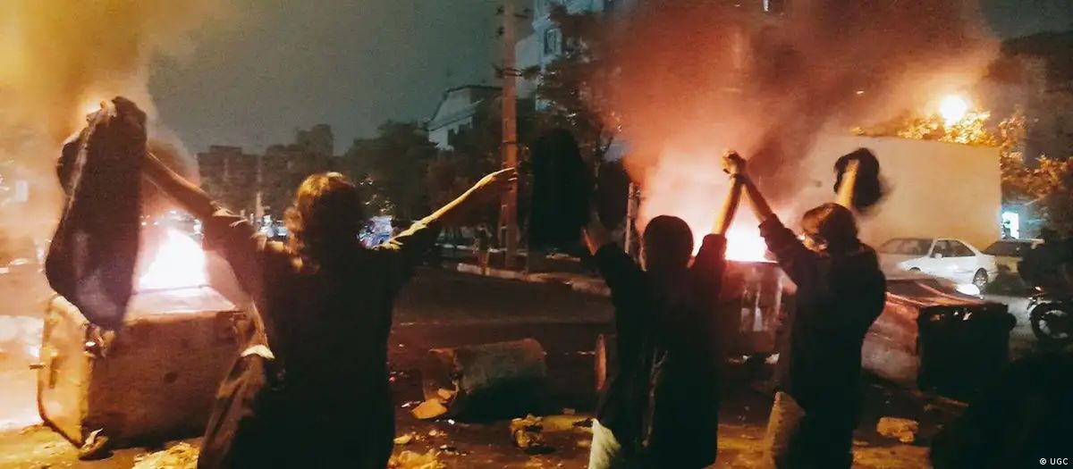 بیانیه ۴۲ حزب و گروه سیاسی پادشاهی‌خواه: یلدای امسال، یلدای خیابان است