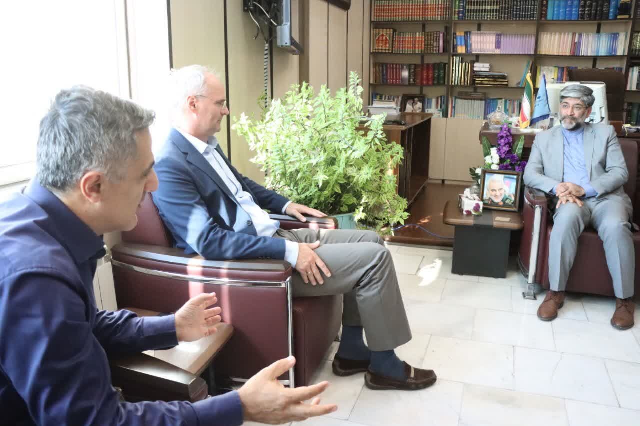 یک تبعه اتریشی از زندان در ایران آزاد شد