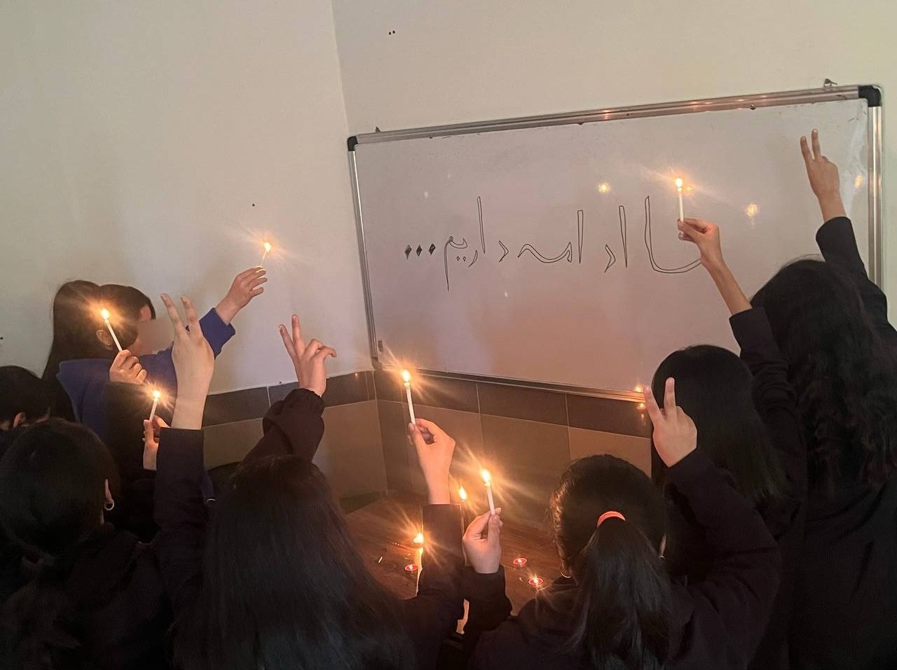 بیش از ۶۰ فعال هنر کودکان: جمهوری اسلامی با کشتار نوجوانان، آینده جهان را تهدید می‌کند