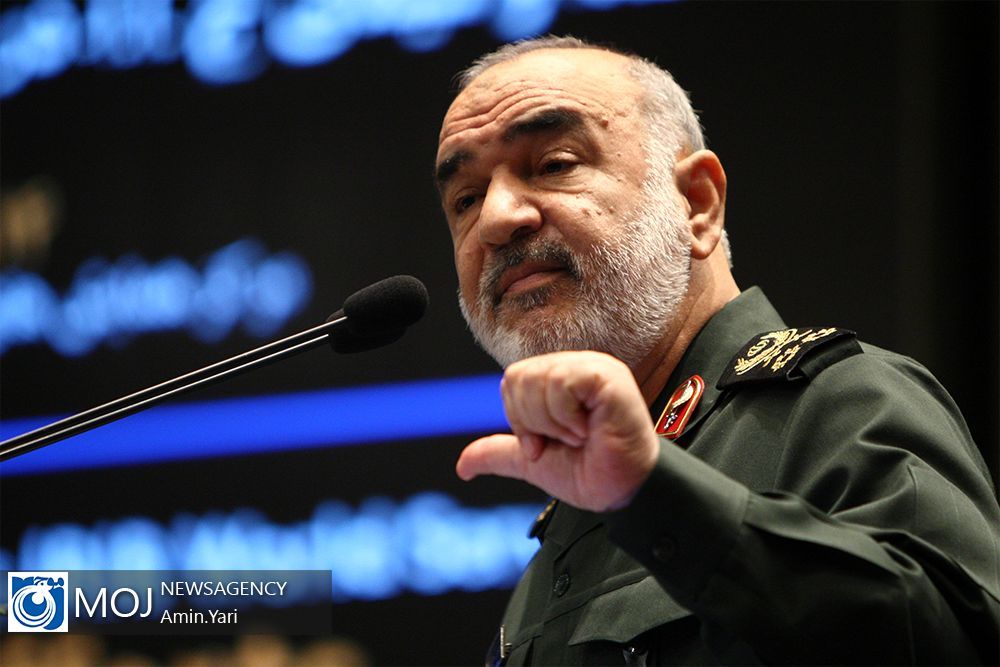 Iran's Guards Threaten Response To US If Attacked 