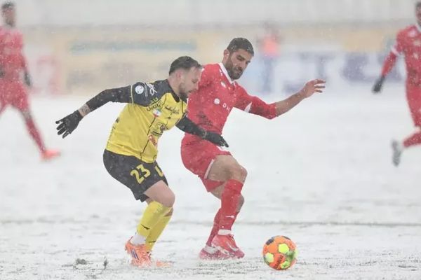 هراس جمهوری اسلامی از استادیومها؛ پرسپولیس-سپاهان، بدون حضور تماشاگر، در برف سنگین تهران