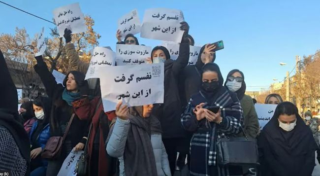 با وجود هشدارها درباره به خطر افتادن جان مردم، همه نیروگاه‌ها به مازوت‌سوزی روی آورده‌اند