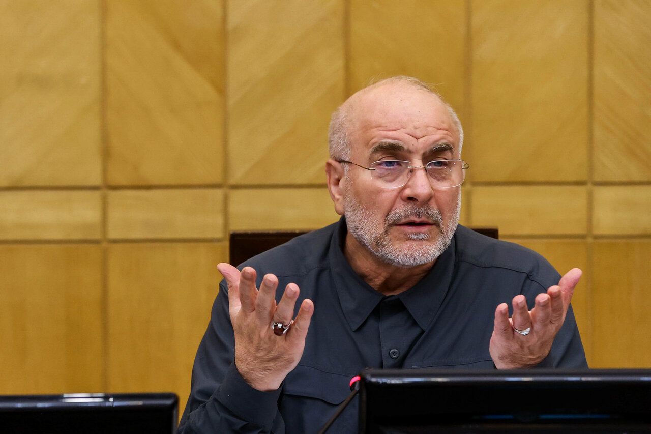 قالیباف: اگر دولت به اصلاحات اقتصادی دست نزند، مجلس فرآیند استیضاح را آغاز می‌کند