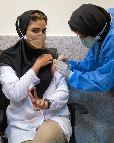 وزارت بهداشت: تاکنون حدود ۴۶۸ هزار دوز واکسن کرونا در ایران تزریق شده است
