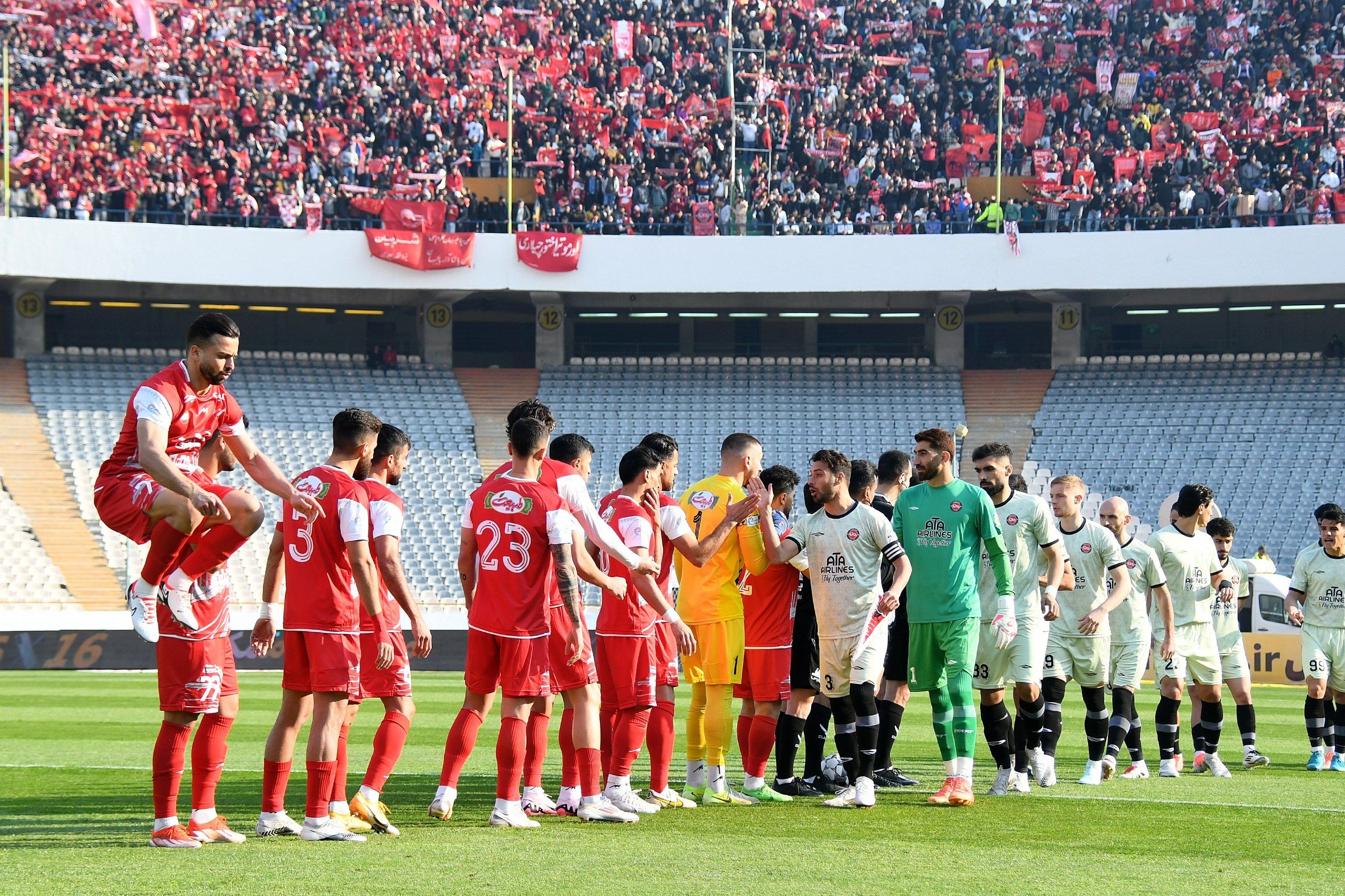 اعتراض پرسپولیس و تراکتور به رای انضباطی؛ متناسب ‌و مستند نیست، علیه نژادپرستی هم ضعیف است