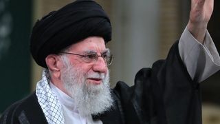 چشمان بسته خامنهای بر نفوذ اطلاعاتی و امنیتی