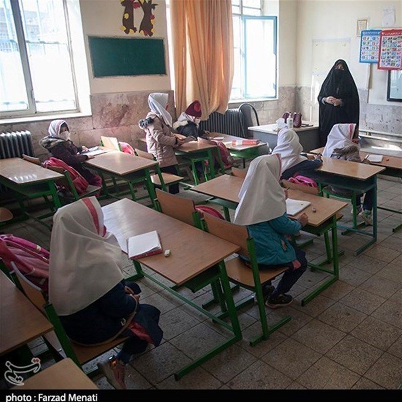 اظهارات ضد و نقیض مقام‌های خراسان جنوبی درباره تعرض جنسی معلم مرد به ۱۸ دختر دانش‌آموز