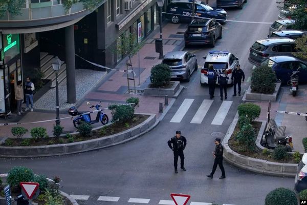 الشرطة الإسبانية لا تستبعد تورط إيران في محاولة اغتيال سياسي إسباني سابق