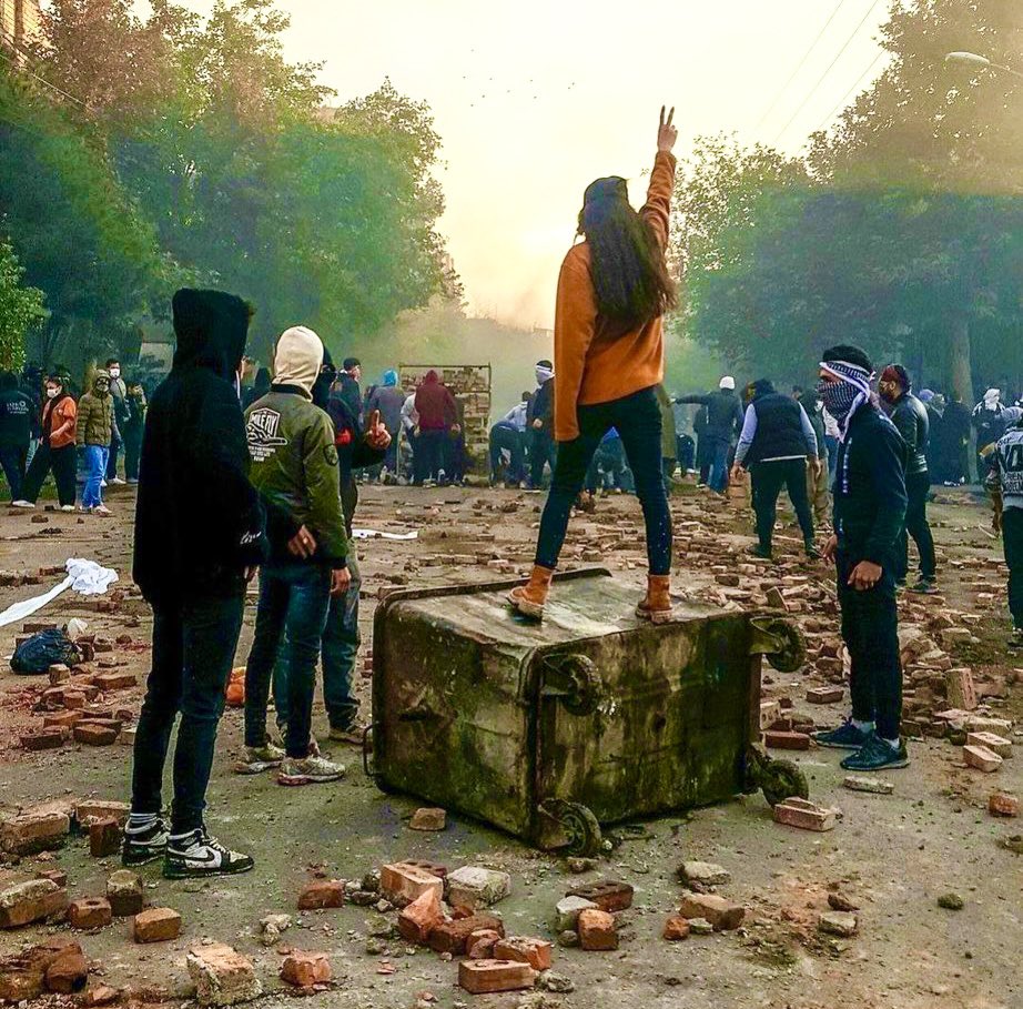 ادامه فراخوان‌ها برای حضور گسترده در اعتصابات و اعتراضات در خیزش انقلابی نیمه آذر 