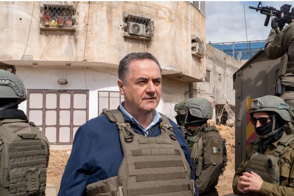 وزير الدفاع الإسرائيلي: أي مرشد يعينه النظام الإيراني سيكون هدفاً حتمياً للتصفية