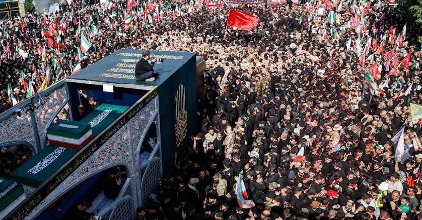 حسن‌زاده: انتقال جنازه‌های علی خامنه‌ای و خانواده‌اش با بالگرد انجام می‌شود