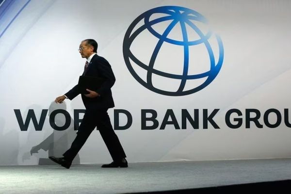 World Bank Says Iran's GDP Growth Is Decelerating