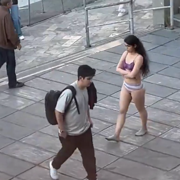 بعد تعرضها لاعتداءات أمنية..اعتقال طالبة جامعية ونقلها إلى مستشفى للأمراض النفسية في طهران