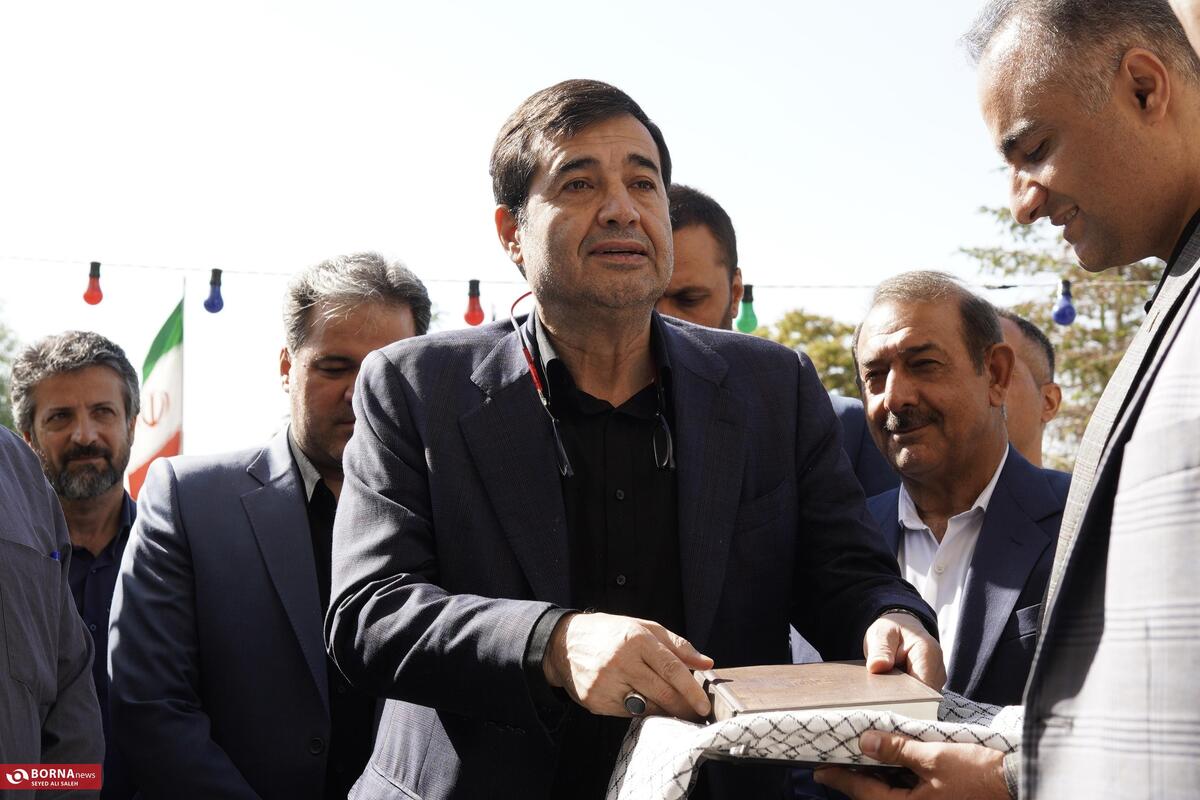 وزیر ورزش درباره رژه افتخار هم‌جنس‌گرایان در بازی ایران-مصر: مدیران شهر سیاتل مراعات کنند