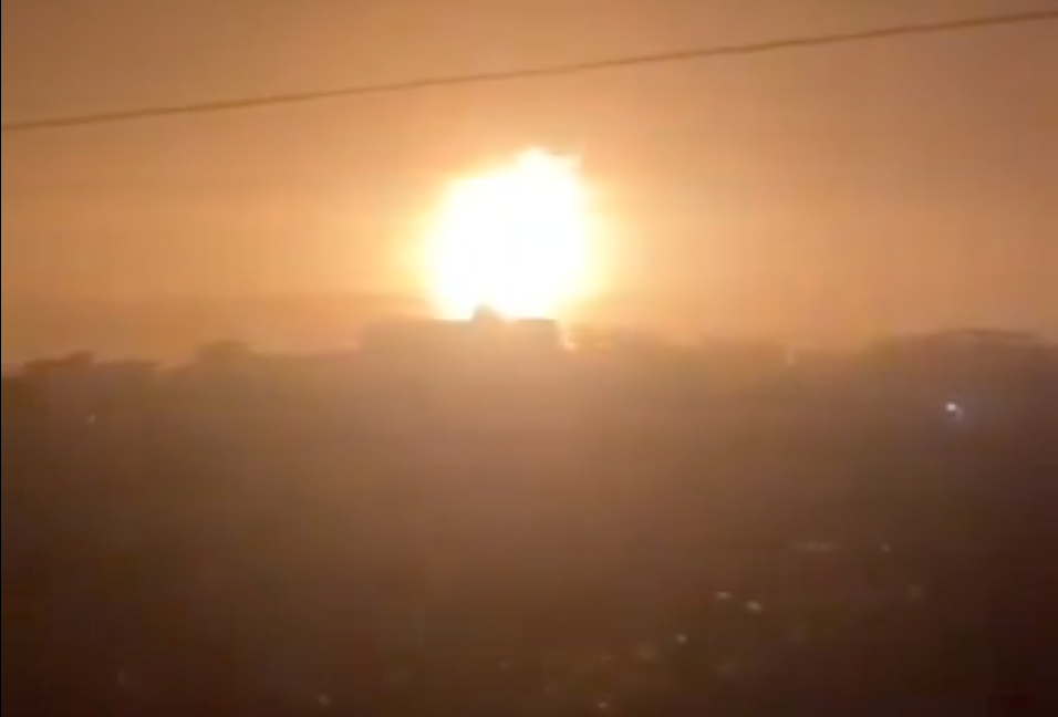 اسرائیل به بنادر و زیرساخت‌های انرژی حوثی‌ها در یمن حمله کرد