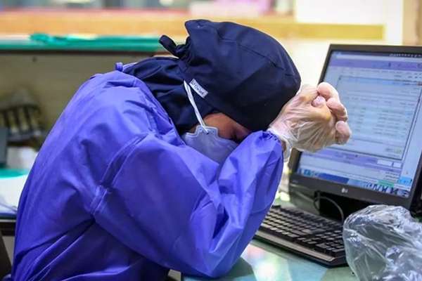 Emigration Of Professionals Challenges Iran's Healthcare System