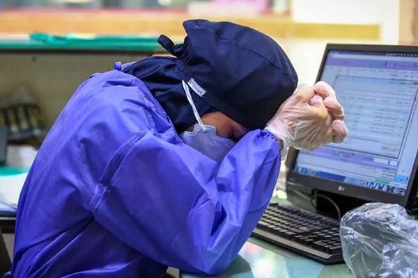 Emigration Of Professionals Challenges Iran's Healthcare System