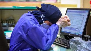 Emigration Of Professionals Challenges Iran's Healthcare System