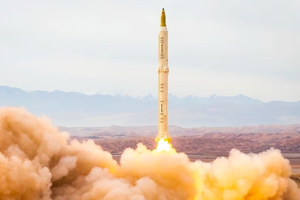 Western intelligence agencies spot unusual Iranian air activity, sources say