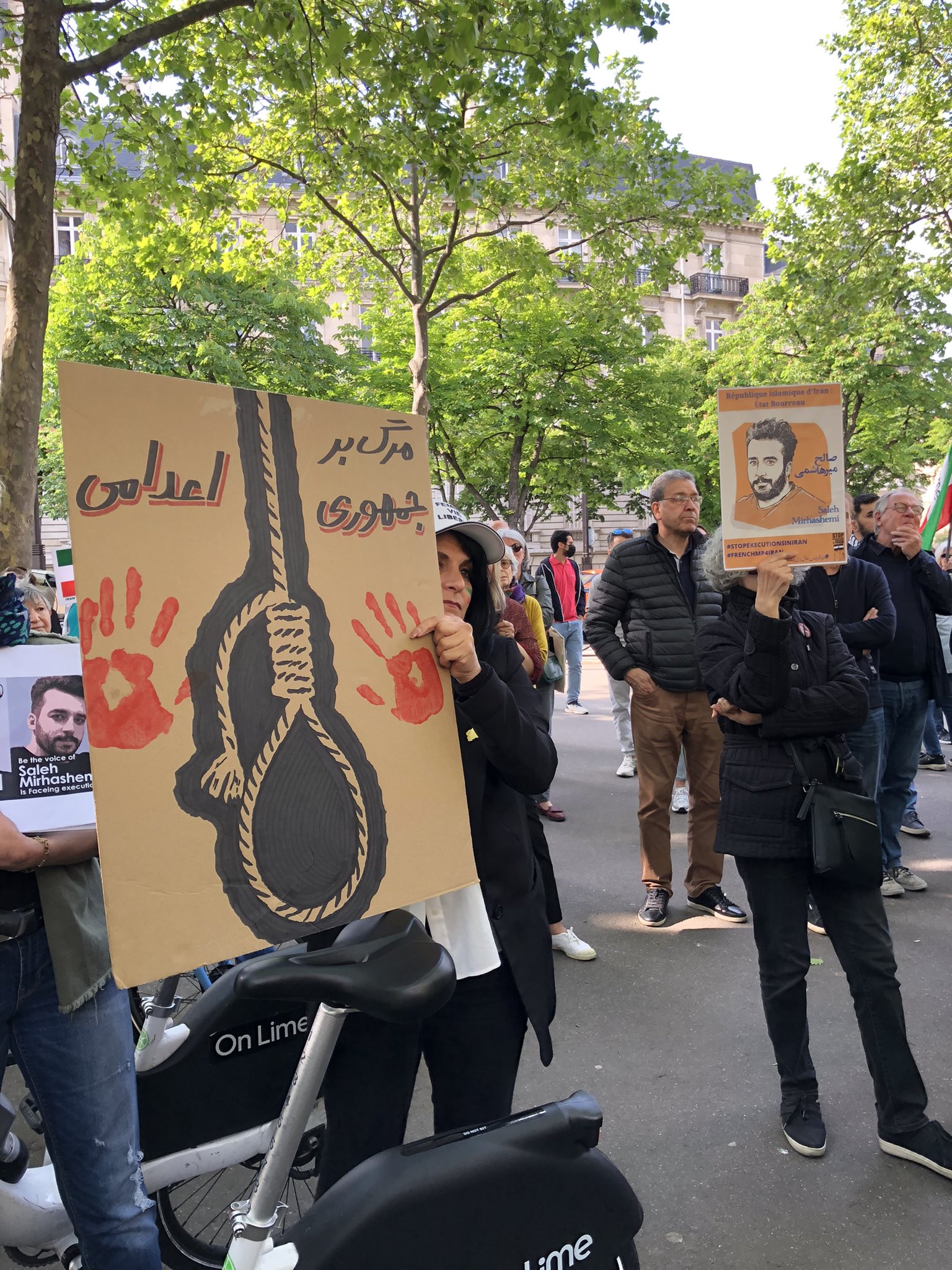 فرانسه تظاهرات مقابل سفارت ایران را ممنوع کرد؛ تجمع اعتراضی در نزدیکی سفارت برگزار شد