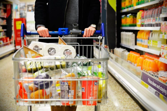 اتاق بازرگانی:در چهار سال گذشته بیش از ۵۰ درصد مردم روزانه کمتر از حدلازم کالری مصرف کردند