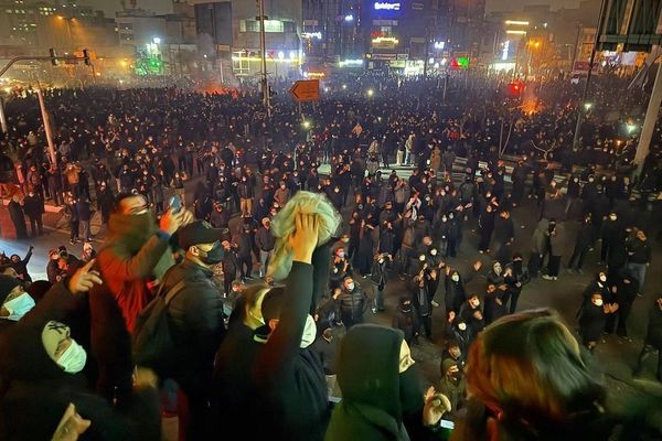 کنارهگیری سه ملیپوش زن و مرد در اعتراض به سرکوب خونین انقلاب ملی ایران