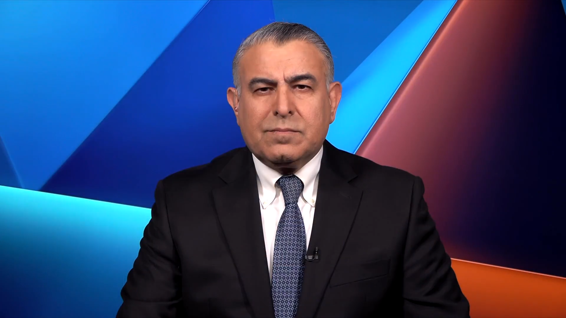 سیاست با مراد ویسی: خامنه‌ای و ایرانی در آستانه قیام