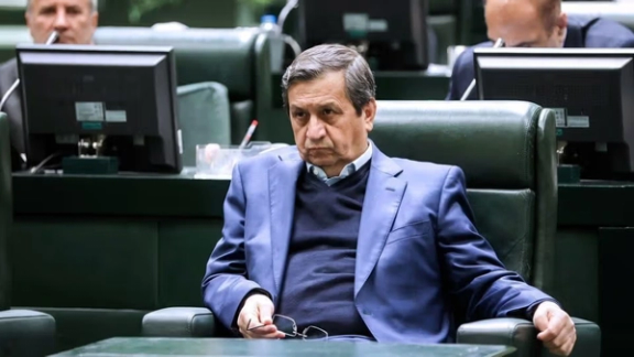 Iran's Economy Minister Abdolnasser Hemmati during his impeachment session in parliament on March 2, 2025.
