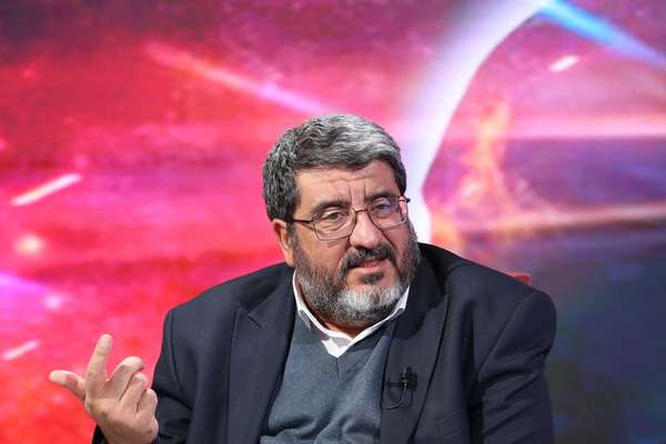 فواد ایزدی، مدرس دانشگاه حامی حکومت: هدف آمریکا سرنگونی نظام است نه تغییر رفتار