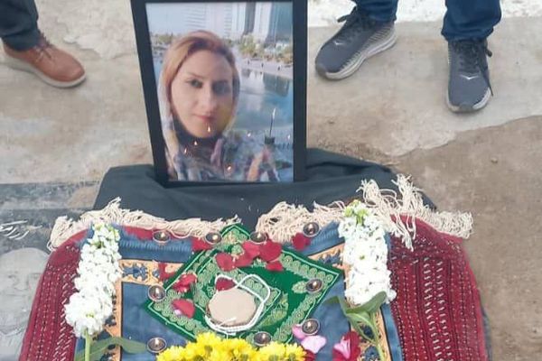 عذرا بهارینژاد هنگام کمک به دو جوان معترض در سبزوار کشته شد