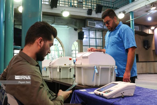 Iran’s Minister Mocked for Calling Historically Low Turnout 'Epic'