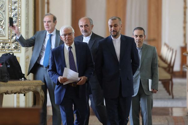 Signals from Tehran: A Pattern of Talks, Deception and Delay