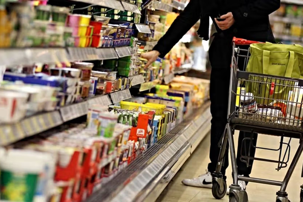 Iranians protest soaring prices and worsening economic crisis