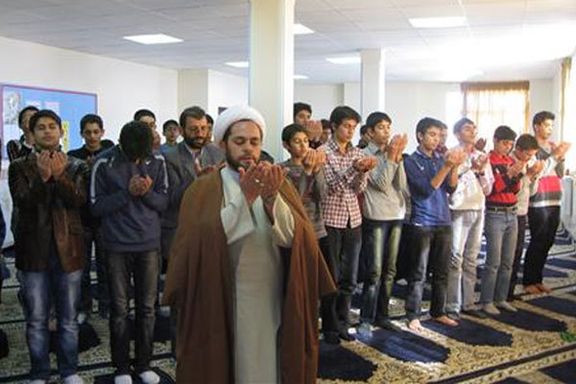 معاون وزارت آموزش و پرورش: روز اول مهر با دستور پزشکیان، نماز جماعت در مدارس برگزار میشود